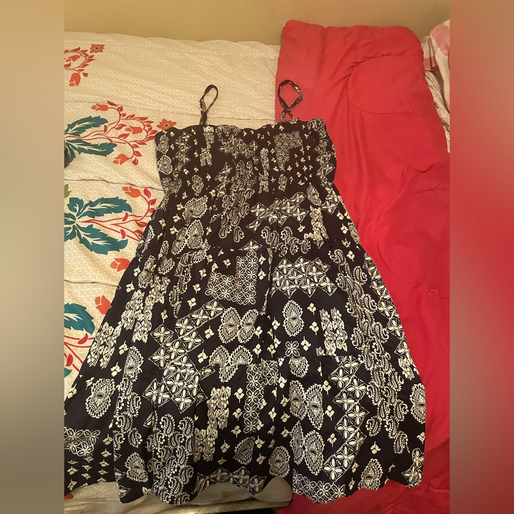 Dress - Picture 2 of 2